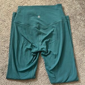 SIZE 4 ALIGNS. BLUE/GREEN COLOR